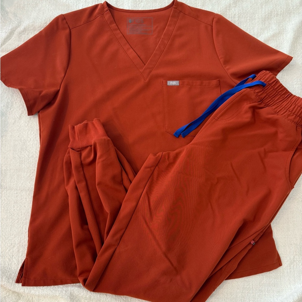 Figs high waisted joggers in orange rust